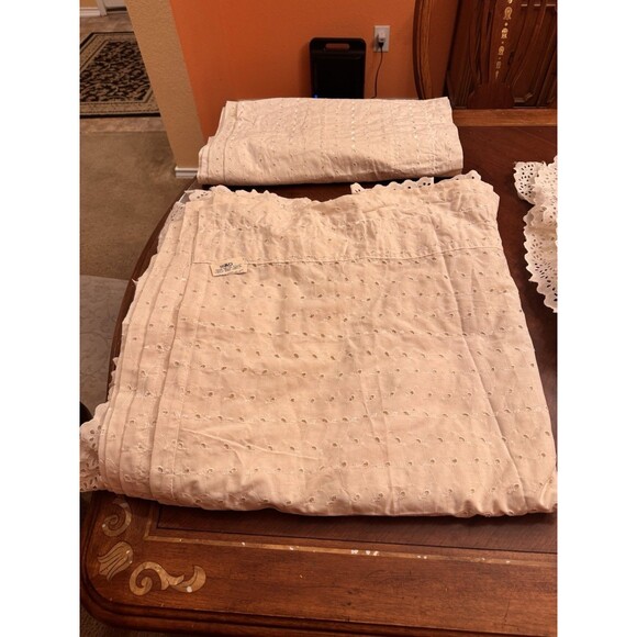 Dan River Window Curtain 40X87 & 3 Valences 19X83 inches White Eyelet - Picture 2 of 8